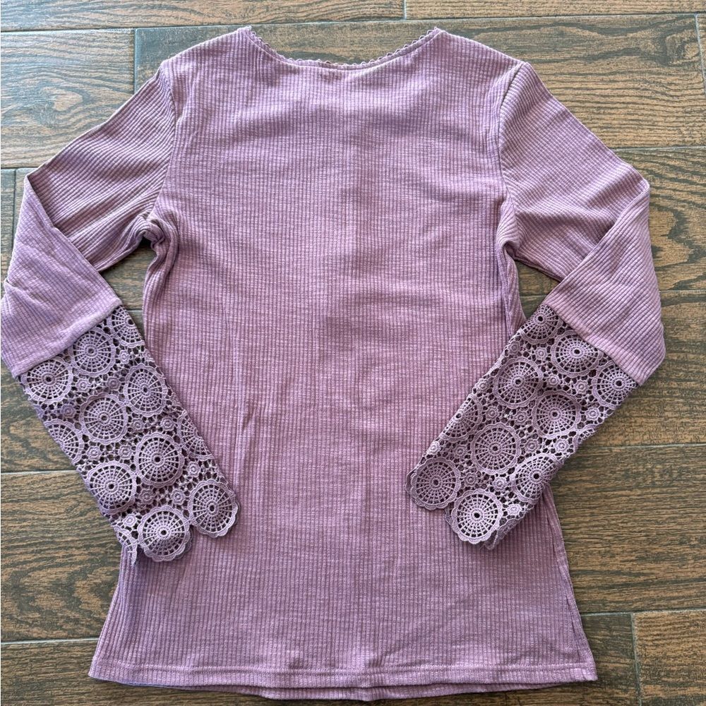Lace sleeve tee - Picture 8 of 8